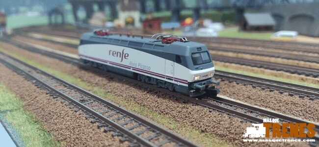 252 renfe de arnold con luces en sentido de la marcha 252 renfe de arnold con luces en sentido de la marcha